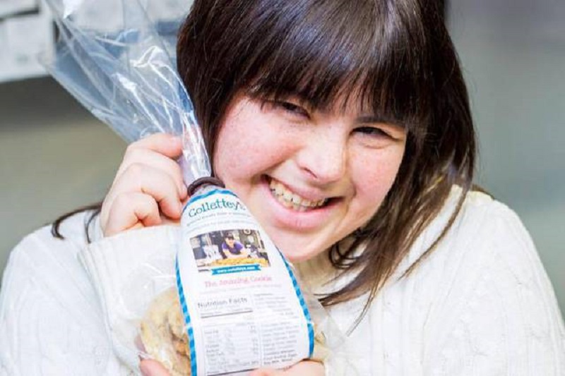 Collette Divitto una joven emprendedora con síndrome de Down crea la panaderia Collettey's Cookies