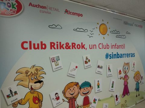 Alcampo incorpora paneles de pictogramas en sus clubes Rik&Rok para facilitar la comunicación con niños con autismo