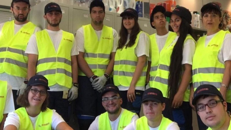 Doce jóvenes con discapacidad intelectual de Huesca se forman para trabajar en el sector del comercio
