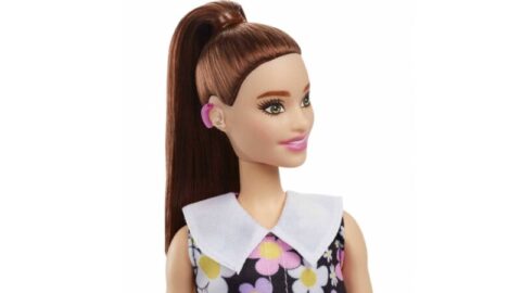Barbie presenta su primera muñeca con audífonos para discapacidad auditiva